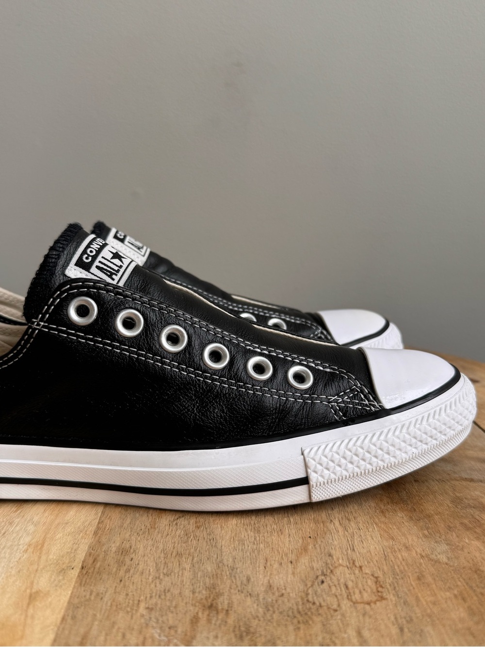 Converse Chuck Taylor All Star Leather Slip-on Black No-lace Sneakers Women 7.5 - Picture 4 of 10